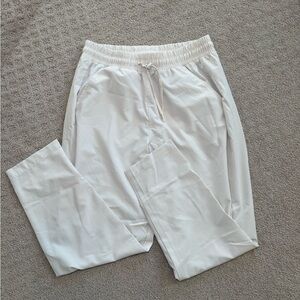 All in Motion Women’s White Joggers Size Medium